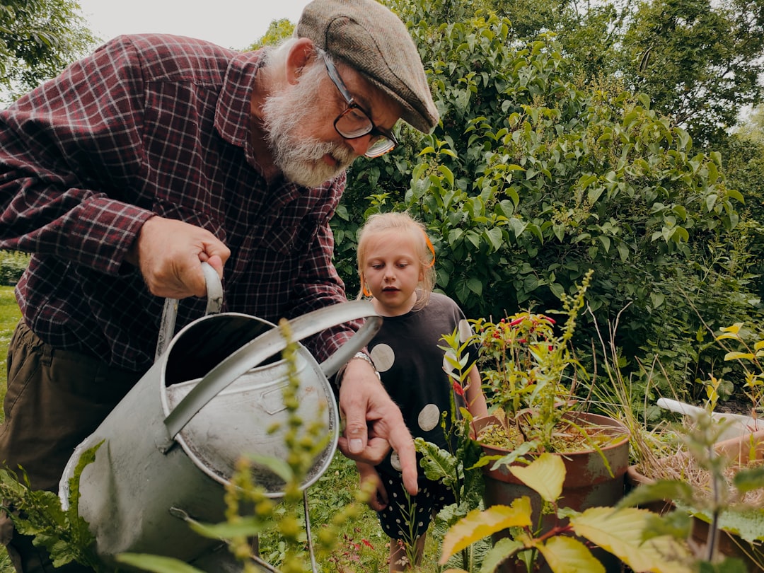 découvrez l'art du jardinage avec nos conseils pratiques, astuces et inspirations pour créer un jardin florissant. que vous soyez débutant ou expert, trouvez des techniques adaptées pour cultiver vos plantes, légumes et fleurs dans un espace harmonieux.